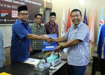 Bakal Pertahankan 17 Kursi, Romi Antar Berkas Bacaleg PAN ke KPU Tanjab Timur