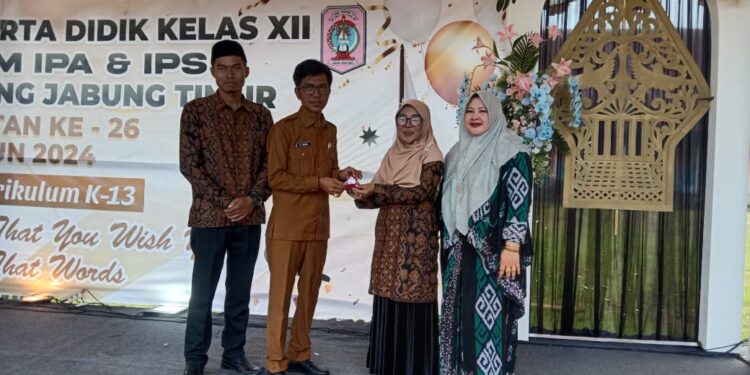 SMAN 3 Tanjabtim Lepas Siswa Kelas XII Angkatan Ke 26.2023/2024