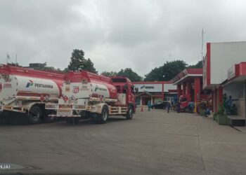 Geruduk Depot Pertamina Kasang, AWaSI Jambi Pintan Mobil Tangki Tak Parkir di Pinggir Jalan
