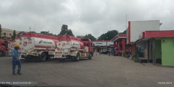 Geruduk Depot Pertamina Kasang, AWaSI Jambi Pintan Mobil Tangki Tak Parkir di Pinggir Jalan