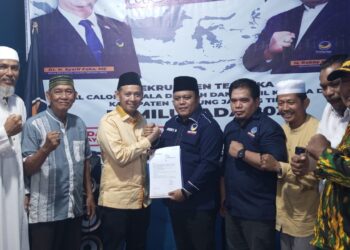Bersama Puluhan Timnya ke Nasdem, Muslimin Tanja Serius Maju Cabup Tanjab Timur