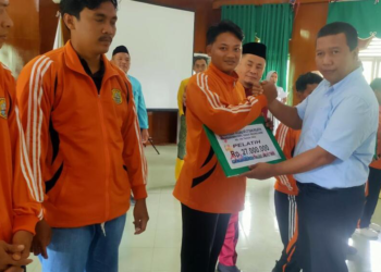 Bupati Romi Berikan Bonus Kepada Para Pelatih dan Atlit Disabilitas Berprestasi