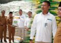 Wabub Roby Cek Ketersediaan Beras Langsung ke Gudang Bulog