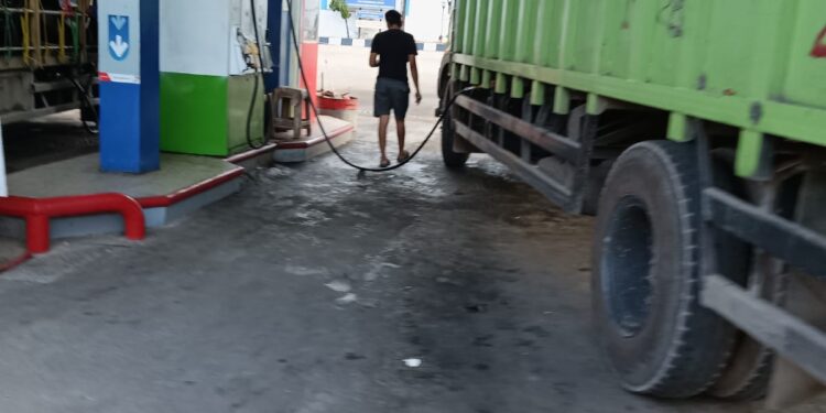 “SPBU Paal 7 dan PT. KT: Pemain Besar di Balik Penjarahan Solar Subsidi, Pertamina Dianggap Cuci Tangan!”