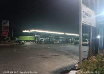 “SPBU Paal 7 Kota Jambi Berani Lawan Hukum: Truk Perusahaan Bebas Isi Solar Subsidi di Malam Hari!”