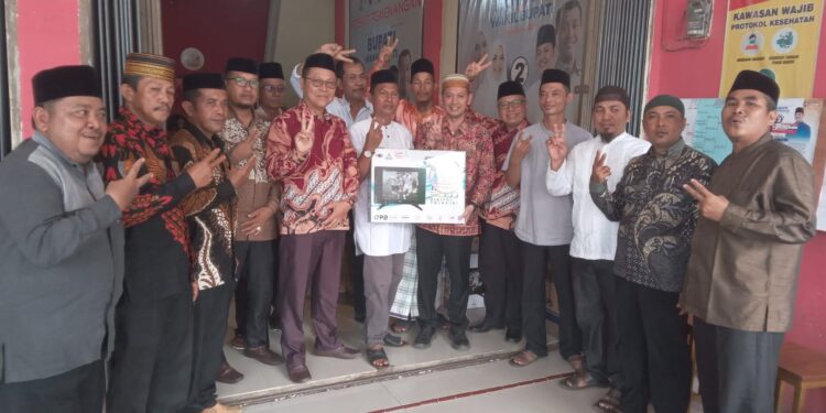 Cawabup No Urut 2 Muslimin Tanja Serahkan Hadiah Turnamen Domino