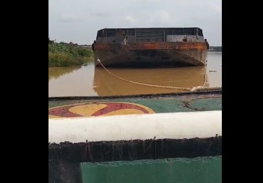 “Kebal Hukum: Pengusaha Kapal Batu Bara Tantang Aturan, Pemerintah Diam”