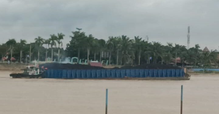 “Batubara Bikin Kaya Pengusaha, Sungai Batanghari Tinggal Nama”