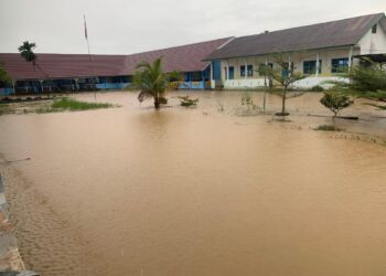 Banjir, SMKN 2 Tanjabtim Tetap Semangat Gelar Upacara HUT Provinsi Jambi ke 68
