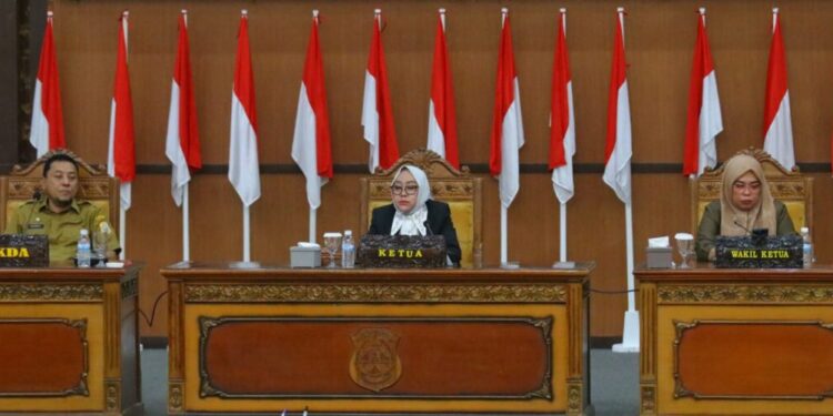 DPRD Kabupaten Tanjung Jabung Timur (Tanjabtim), umumkan pemberhentian Bupati – Wabup hasil pilkada serentak tahun 2020.