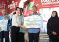 Tunaikan Janji Kampanye Pilkadanya, Wakil Walikota Batam Lu Claudia Berikan Insentif ke Lansia