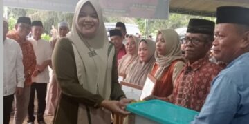 Safari Ramadhan ke Geragai, Pemkab Tanjabtim Serahkan Bantuan Bersama Baznas