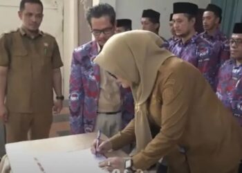 Bupati Tanjabtim Kukuhkan Pengurus PPDI Masa Bakti 2024 – 2029