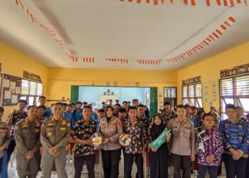 Polres Tanjabtim bersama Satpol PP Dan Kemenag Melakukan Pembinaan serta Penyuluhan Di SMAN 8 Tanjabtim