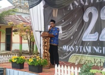 Sambut Milad Ke 22, SMAN 5 Tanjabtim Gelar Buka Bersama Dan Santunan Anak Yatim