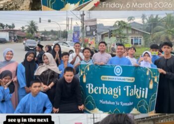Gema Ramadhan Pengurus OSIS SMAN 8 Tanjabtim Berbagi Takjil Ke Masyarakat