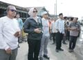 Bupati Tanjung Jabung Timur (Tanjabtim), Dillah Hikmah Sari, meninjau lokasi kebakaran yang terjadi di Pasar Blok D RT 06 RW 01, Kelurahan Pandan Jaya, Kecamatan Geragai, Tanjung Jabung Timur