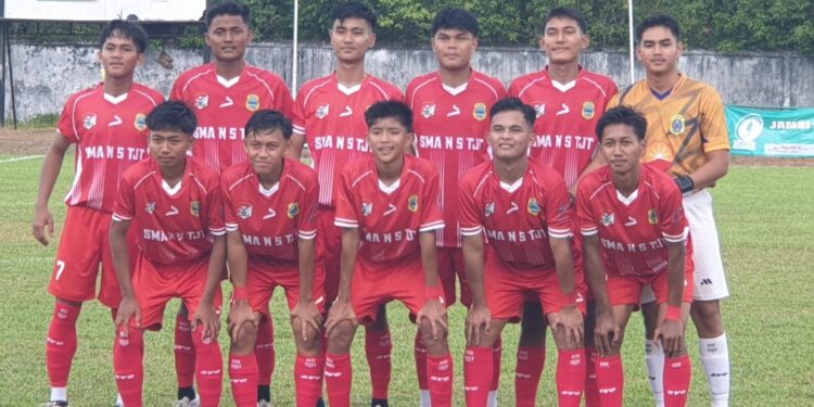 Wakili Daerah Pada  Ajang JSFL, SMAN 5 Tanjabtim Kalahkan SMAN 10 Merangin Dengan Skor 4-0.
