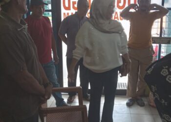Tindak Lanjuti Aduan Masyarakat  Wakil Ketua DPRD Kabupaten Tanjung Jabung Timur Sidak Ke Puskesmas Nipah Panjang.
