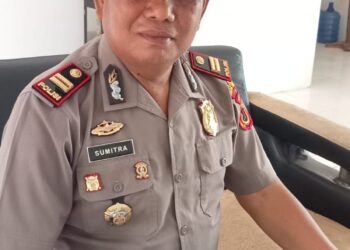 Semarak HUT Kemerdekaan RI Ke 81 ….   Anggota polsek bersama Anggota Koramil Dan Ormas Melakukan Pengamanan Pawai Pembangunan  Di Kecamatan Rantau Rasau 