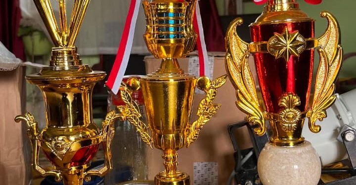 “Luar Biasa” Tiga Tahun Berturut Turut Juara 1 Festival Drumband. SDN 10/ X Nipah Panjang catat Rekor Raih Prestasi Gemilang